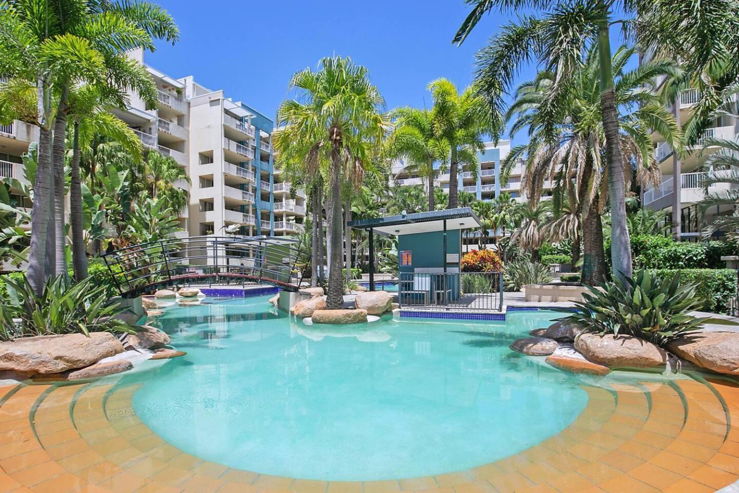 Valley Tropical - Embrace Urban Resort-style Living Apartment Brisbane