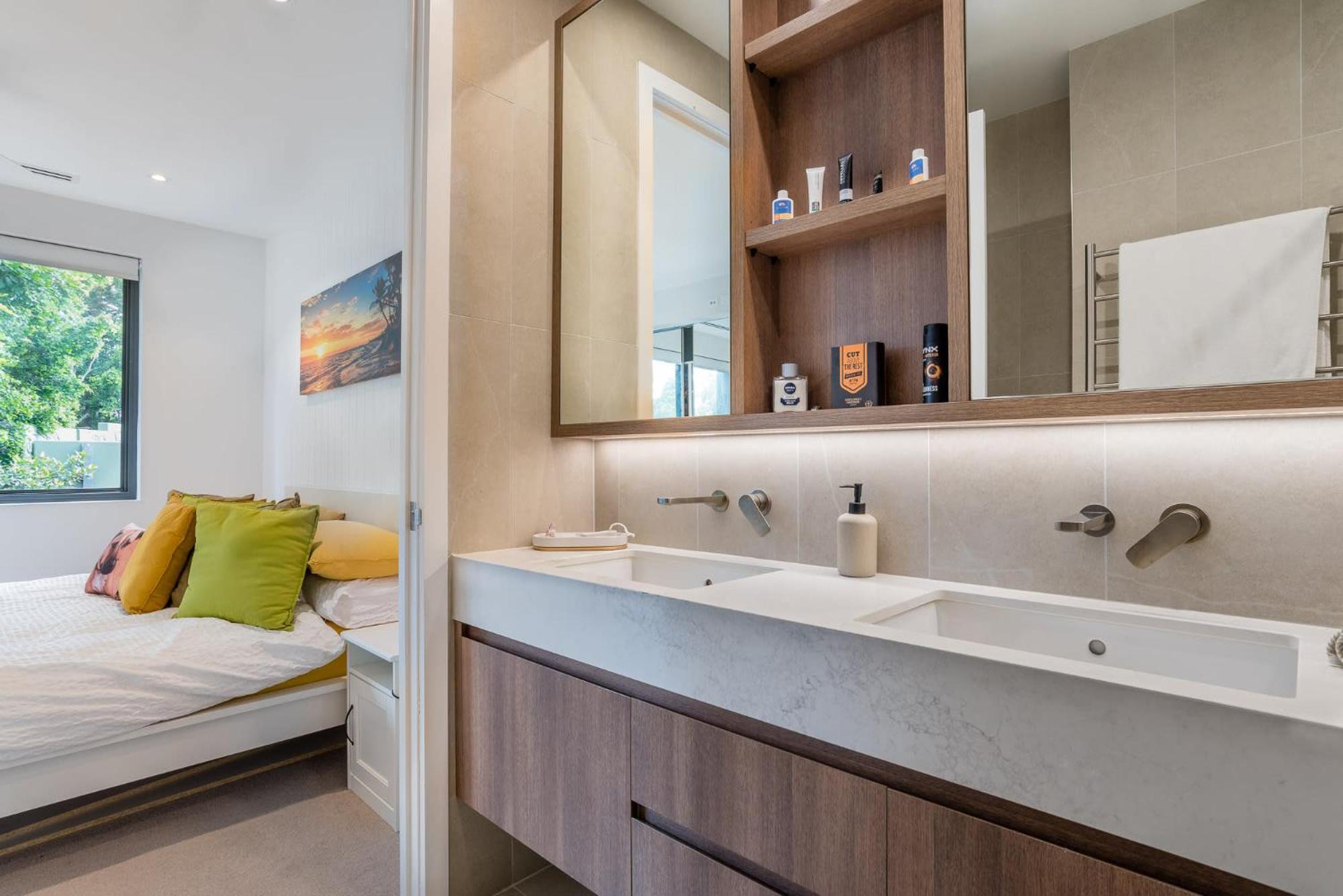 Stylish Urban Escape Modern 3br With Ac Parking * Brisbane