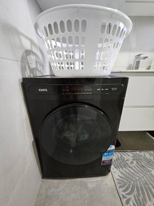 Prime Location: Just Steps Away From Oxford Street Apartment *