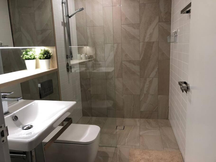 Of South Bank With Car Park Apartment Brisbane