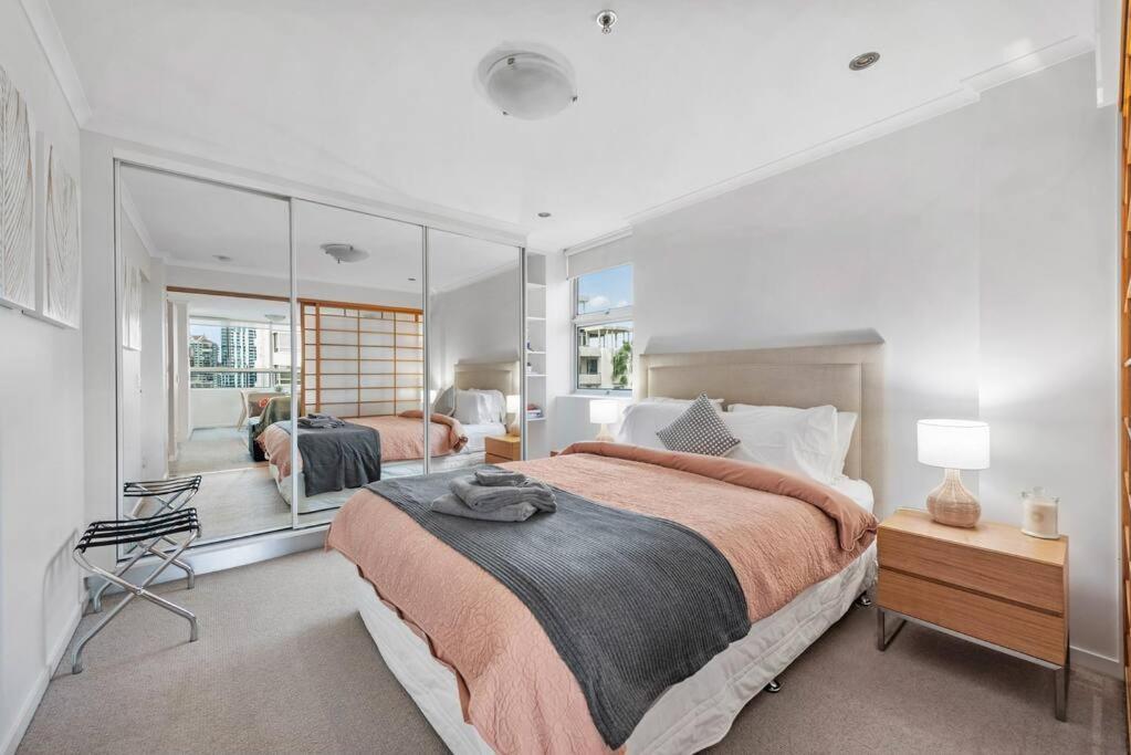 Apartment Stunning! Skyline City, Water + Story Bridge Views Brisbane