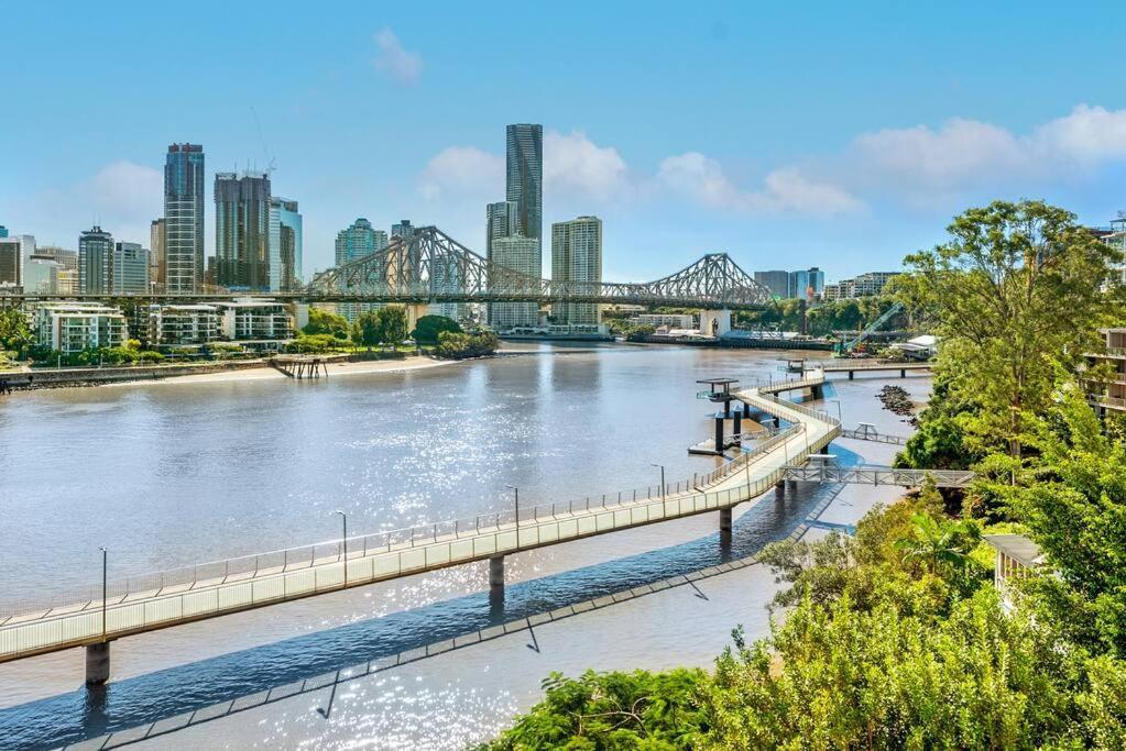 Fab! ~ Skyline City, Water + Story Bridge Views * Brisbane