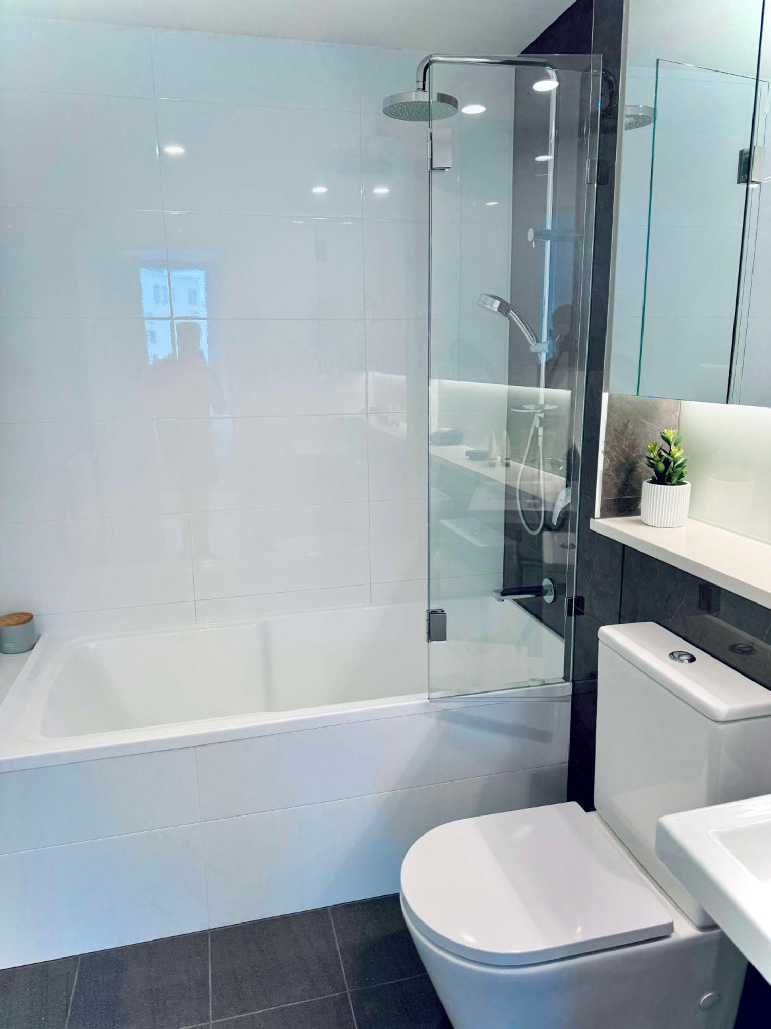 Luxurious 3 Bed Sky Retreat At Skytower *