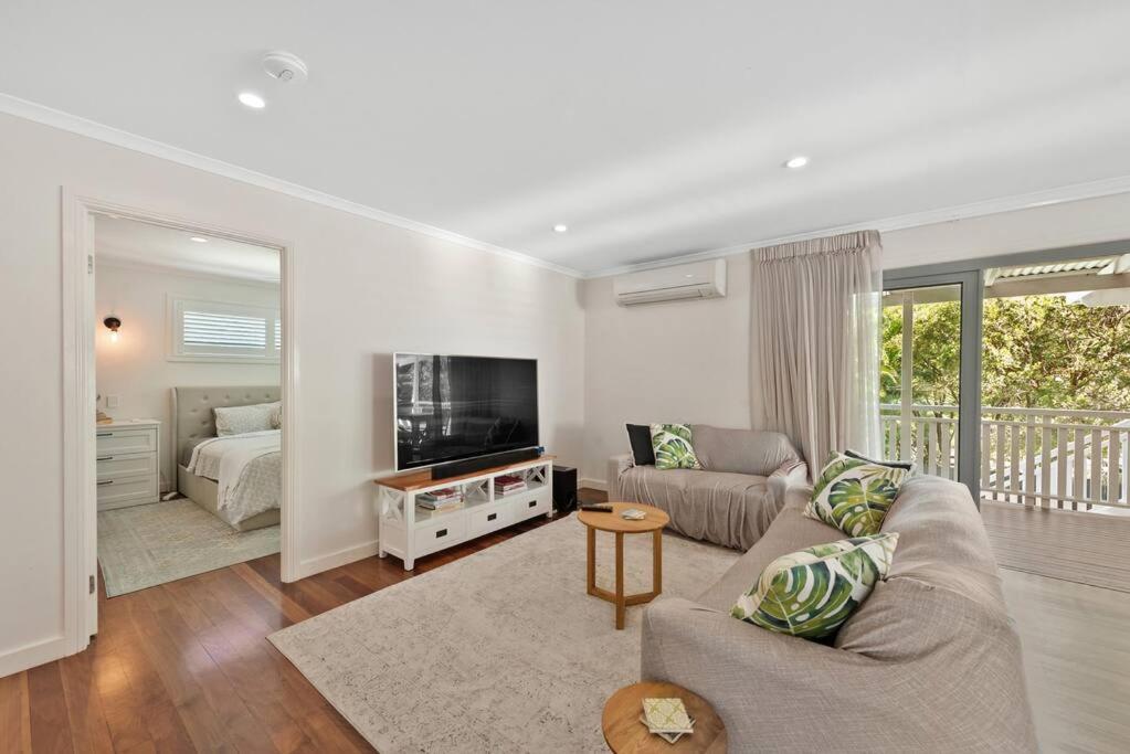 A Family Affair ~ 4 Bed/2.5bath/pool ~ Morningside *