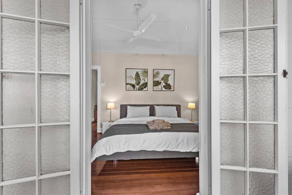 Apartment Abracadabra! ~ 1bed / 1bath / Balconies ~ New Farm Brisbane