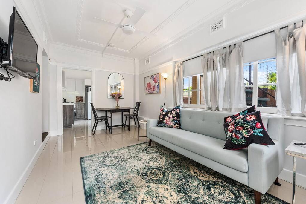 Art Deco 1 Bedroom In New Farm Apartment