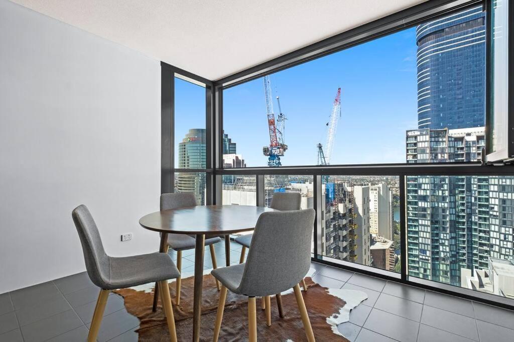 Offline - 37f Cbd With Views And Pool * Brisbane