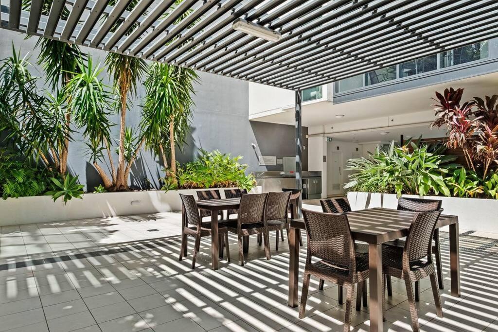 Offline - 37f Cbd With Views And Pool Brisbane