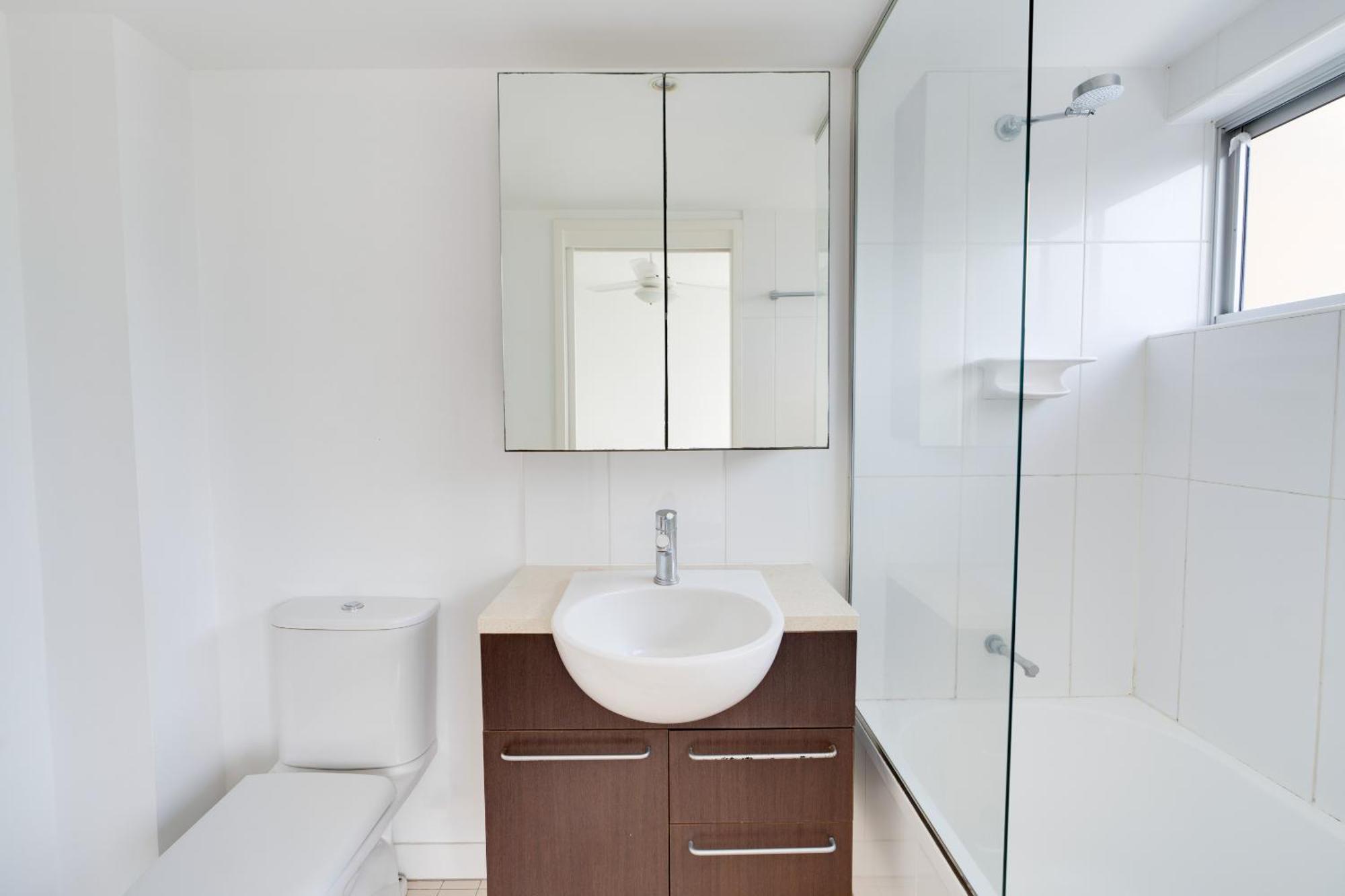 Urban 2br Gem: Chic Retreat Apartment