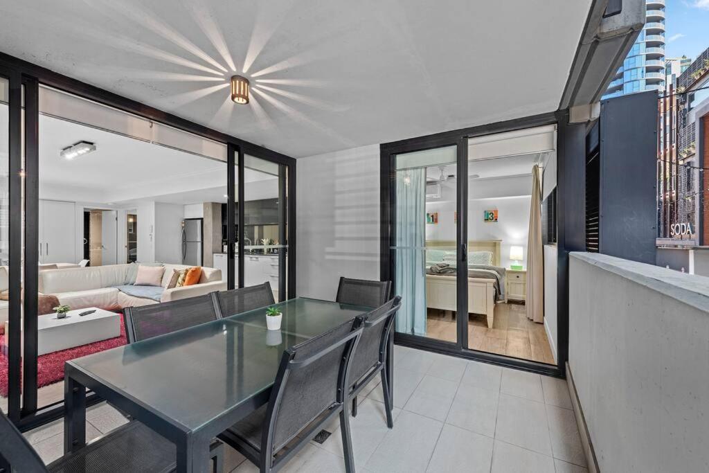 South Bank Central! ~ 2bed, 2bath, 1car, 2balcony Apartment *