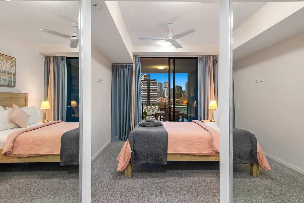 Apartment South Bank Stunner! ~ 3 Bed/2 Bath/1car/views Brisbane