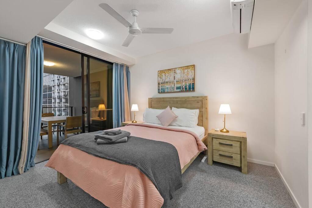 South Bank Stunner! ~ 3 Bed/2 Bath/1car/views * Brisbane