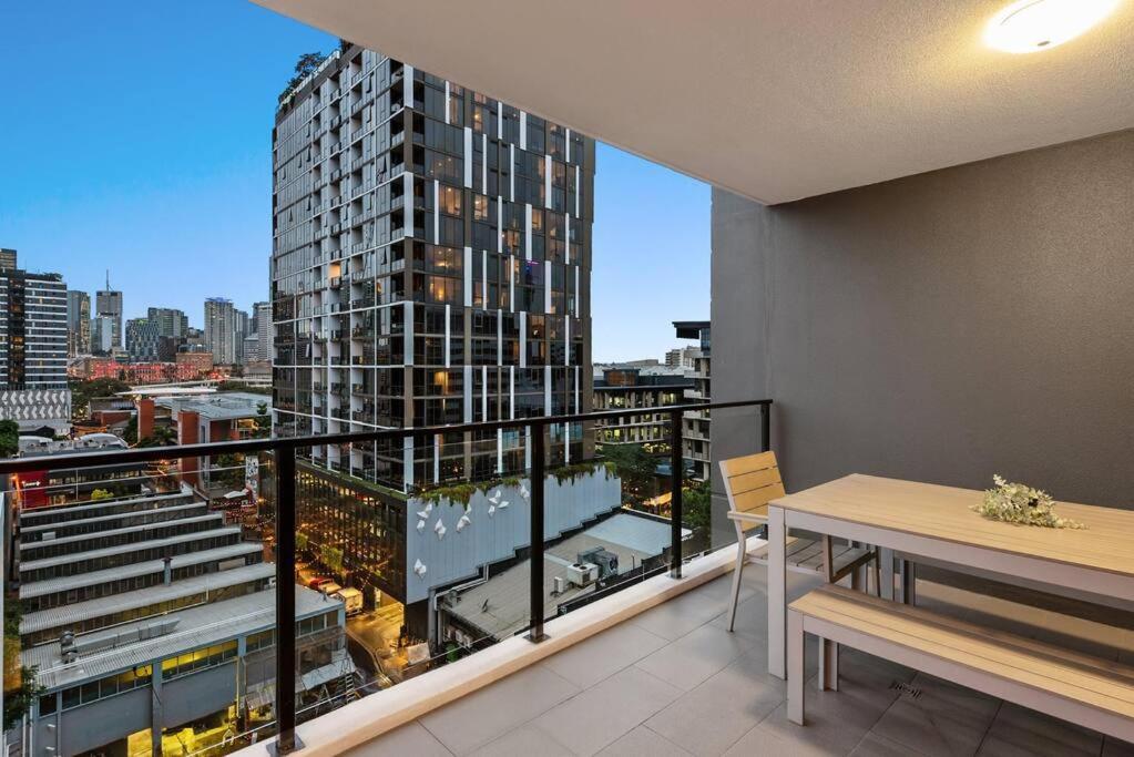 South Bank Stunner! ~ 3 Bed/2 Bath/1car/views * Brisbane