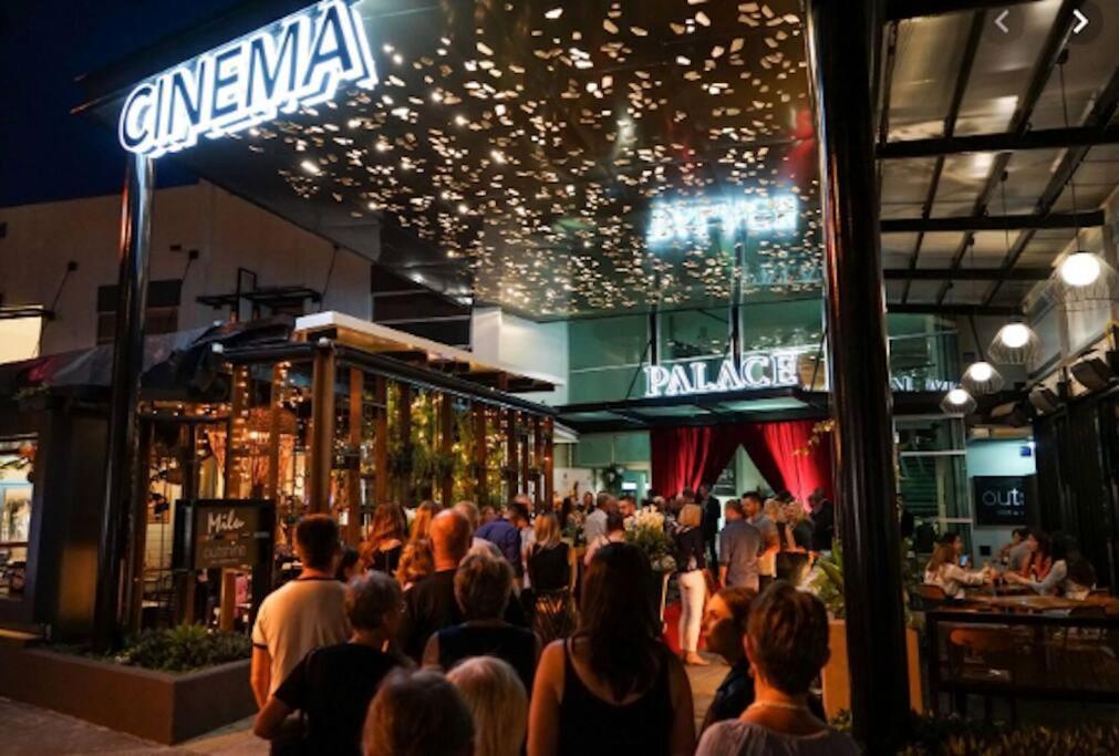 2 Seconds To…everything! 1bed/1bath/1car/cbd Views * Brisbane