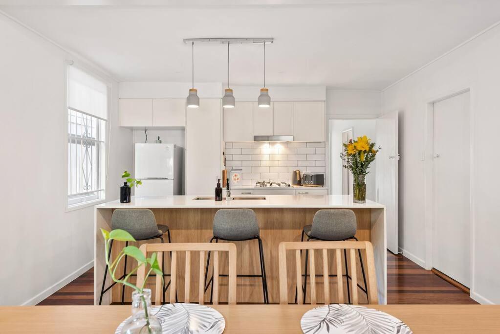 Picture Perfect! 2bed/1bath/1car ~ House ~ Windsor *