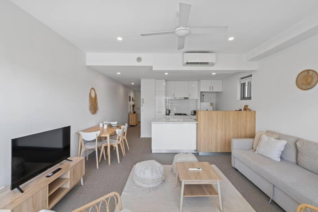 Apartment Peaceful One Bedroom With Parking Brisbane