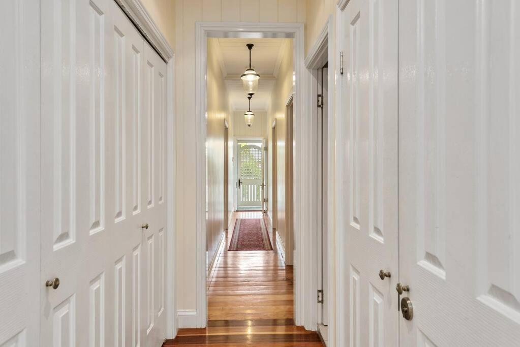The Family Getaway ~ 3 Bed/2 Bath/1car ~ Wooloowin Brisbane