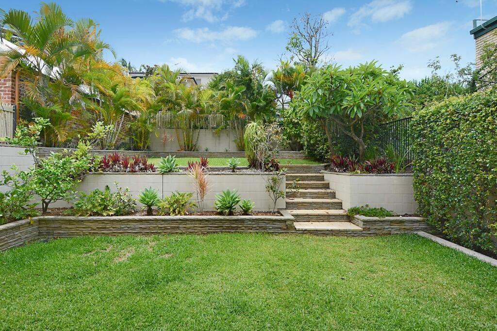 Holiday home The Family Getaway ~ 3 Bed/2 Bath/1car ~ Wooloowin Brisbane