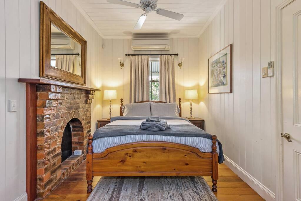 Holiday home The Family Getaway ~ 3 Bed/2 Bath/1car ~ Wooloowin