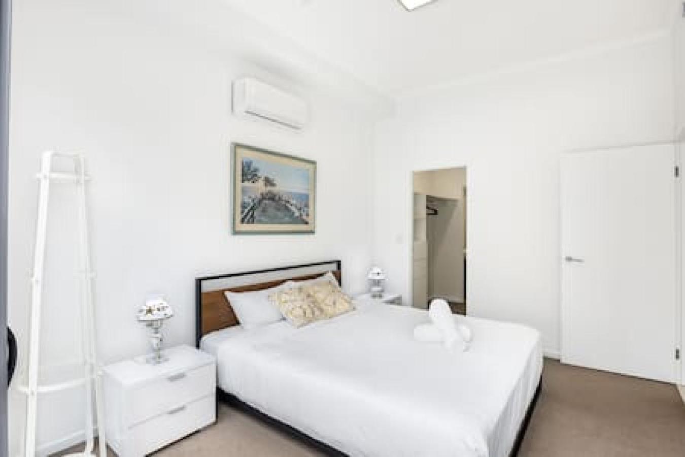 Of Toowong Neat Near Station Apartment