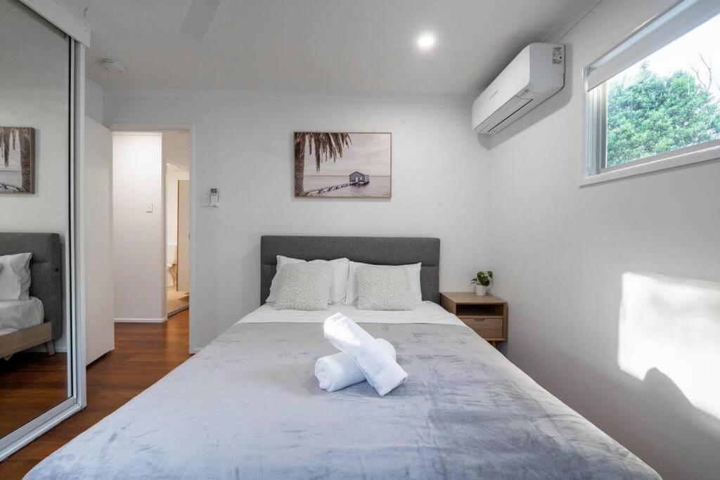 3br15ba House W Parking Close To Eastwood L143up Holiday home