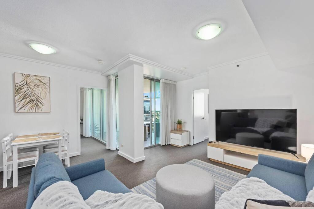 Apartment Heights! 2bed/1bath/1car/views ~ Cbd