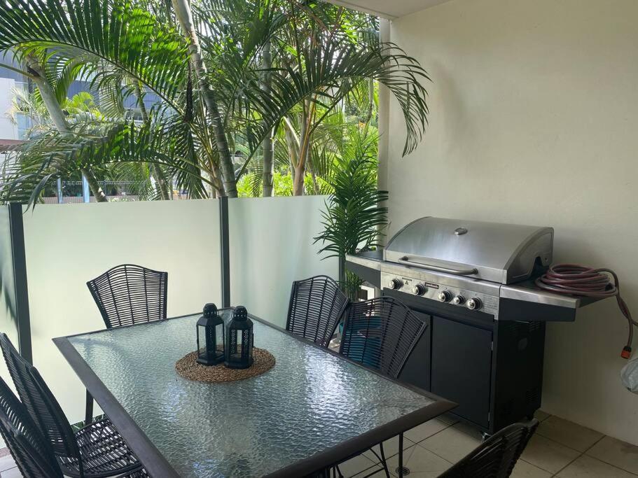 Apartment 1br, Study + Patio & Pool *