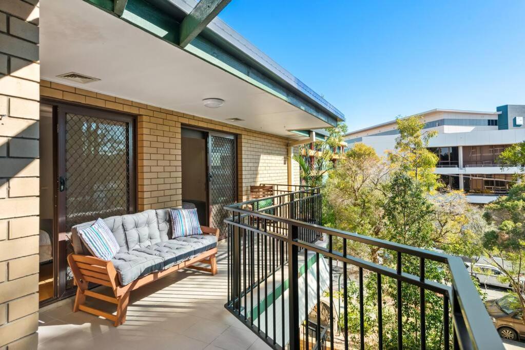 Spacious & Comfy 2 Bed 2 Bath 2 Car - Auchenflower Apartment *