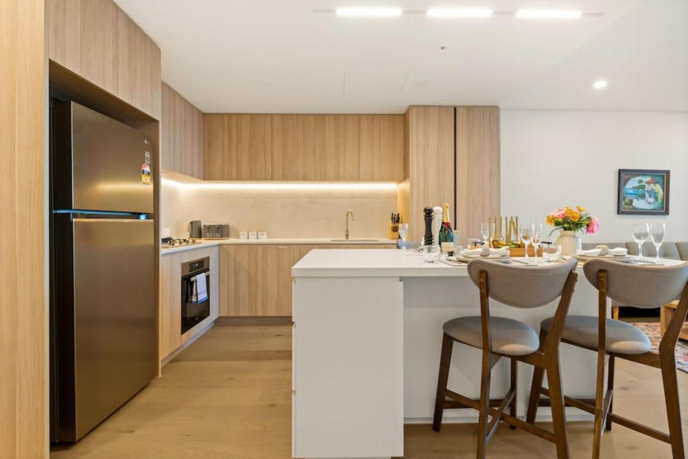 Excellent Location Luxury 2br W Carpark