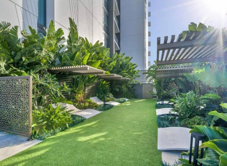 1 Bed 2 Bath - Brisbane