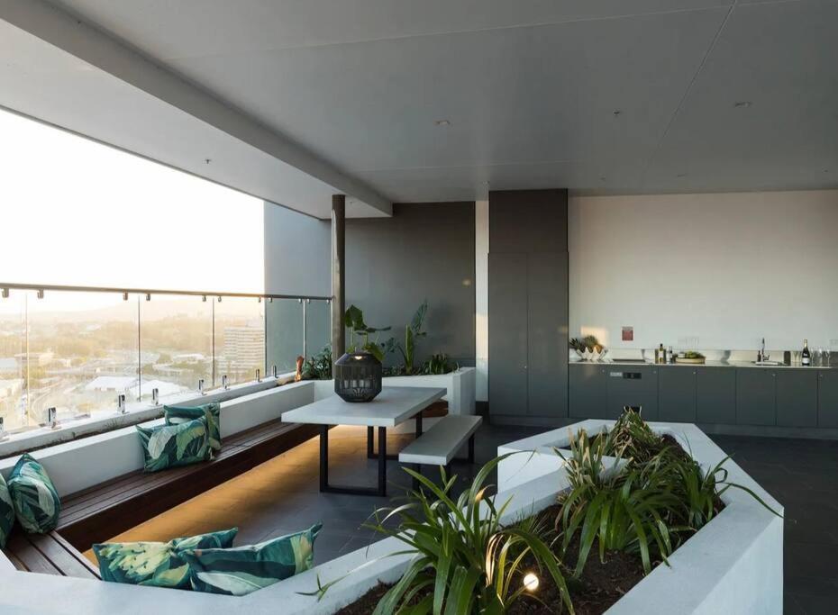 Apartment 1 Bed 2 Bath - *