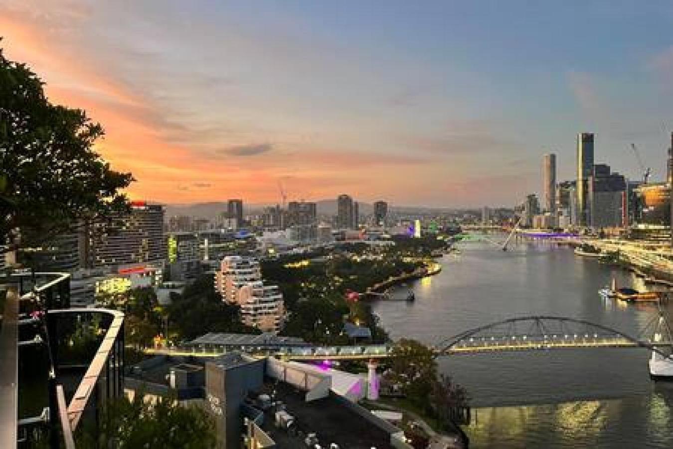 Stunning Water View 11th Floor 2br Apt Freeparking * Brisbane
