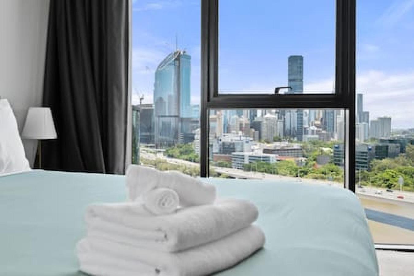 Stunning Water View 11th Floor 2br Apt Freeparking Holiday home
