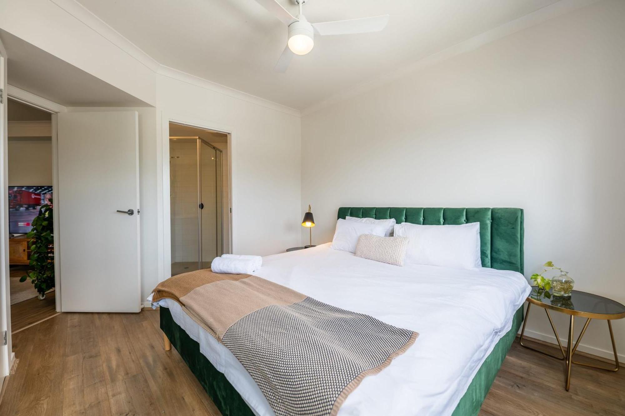 Apartment Tranquil 2-bed Inner City Retreat With Parking