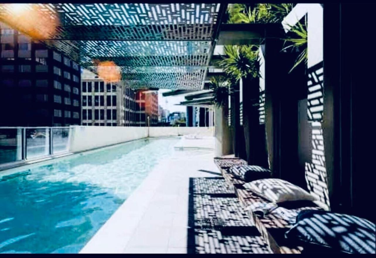 Break Panoramic River Views Free Parking Apartment Brisbane
