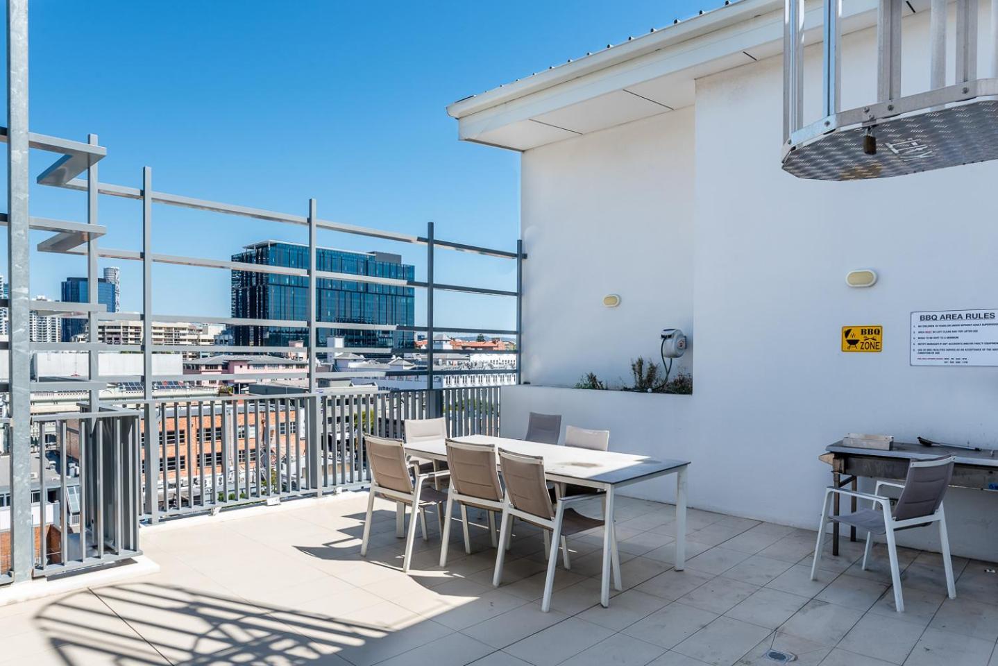 Comfort Two Bedroom With Free Parking In Valley Apartment *
