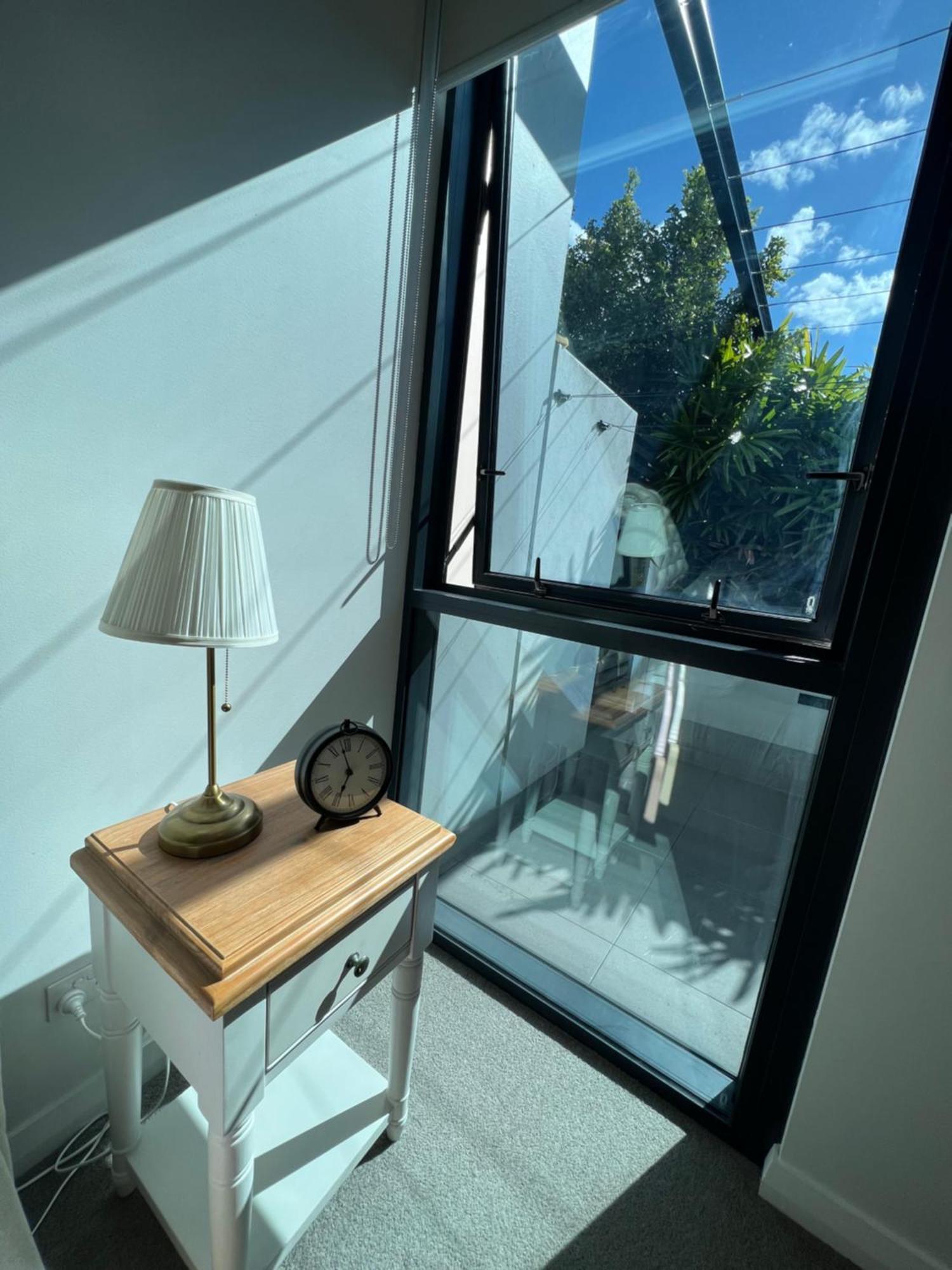 Great Located Unit/private Balcony, Pool,gym,parking