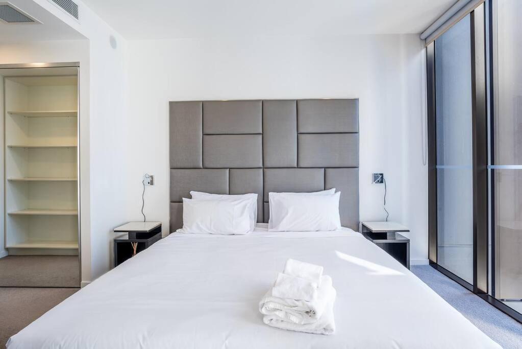 Apartment South Bank 1 Bedroom With Parking *