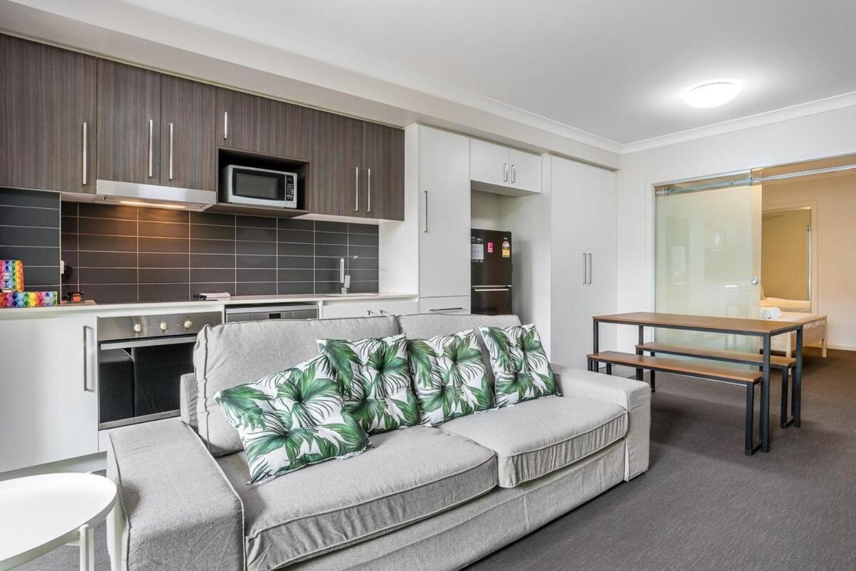 Radiant With Rooftop Entertaining Area * Brisbane