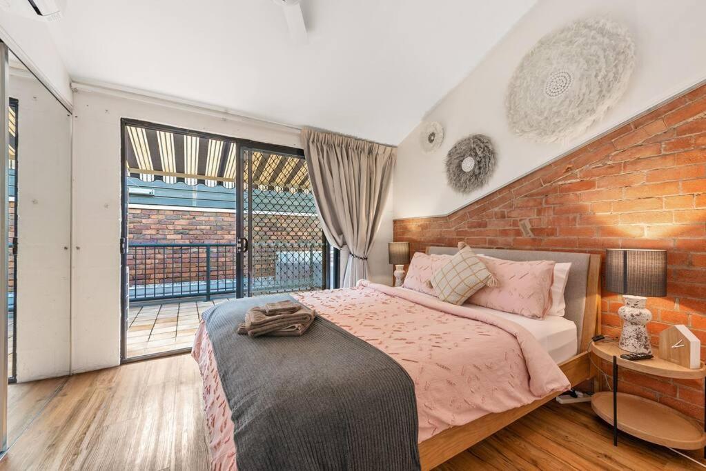 Apartment Iconic Warehouse Apartment~cbdedge~2bed/2bath/1car Brisbane