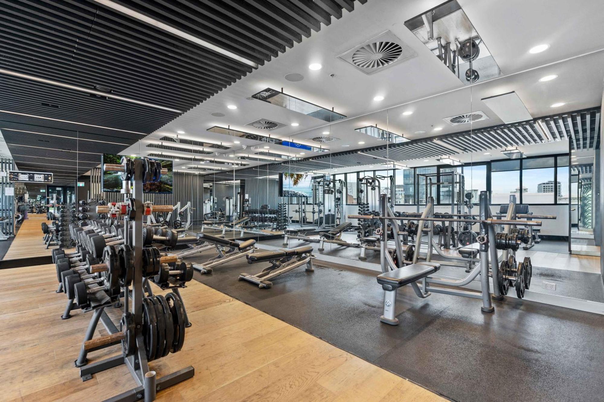 Modern 1br With Gym Pool & Wifi *