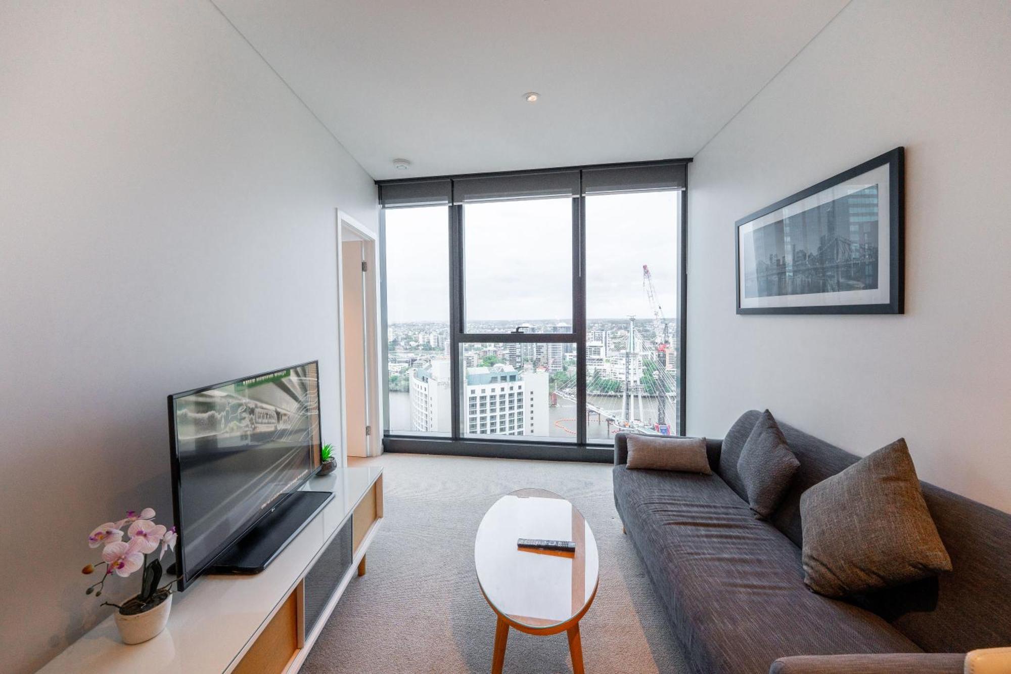 Cbd Riverview 2b1b W Shared Pool, Gym Apartment *