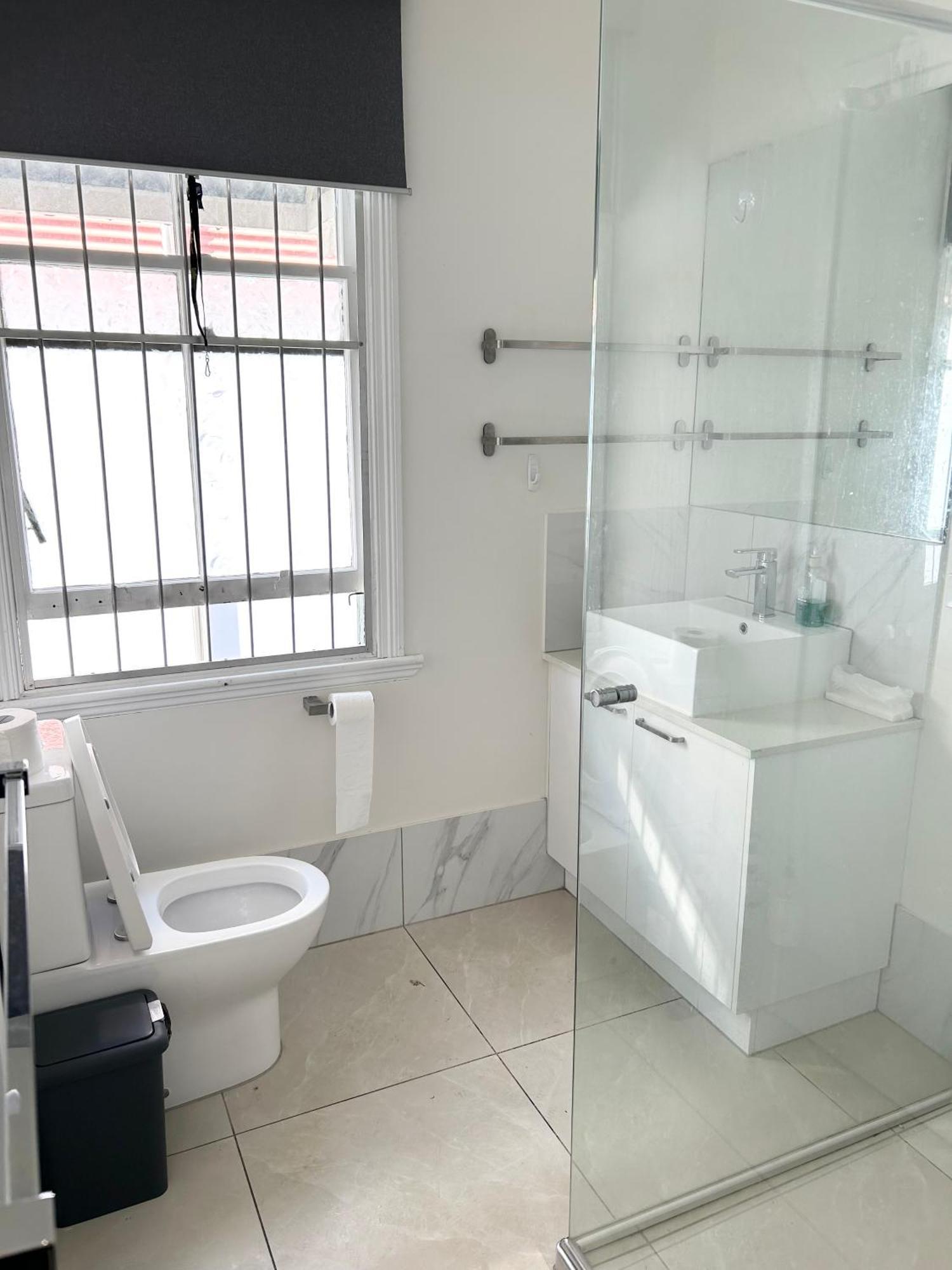 Guest house 26 Gladstone Rd Highgate Hill