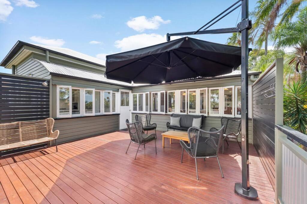 Poppy's Place! 4bed/1bath/2car/views/house ~bardon Holiday home *