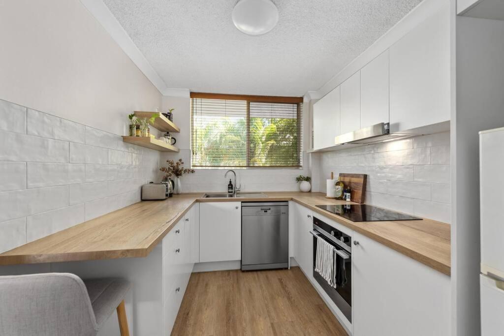 Terrific & Tranquil! 1bed/1bath/balcony~ Clayfield Apartment *
