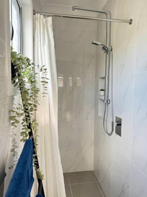 Holiday home Convenient 2 Bedroom House Unit In Salisbury *