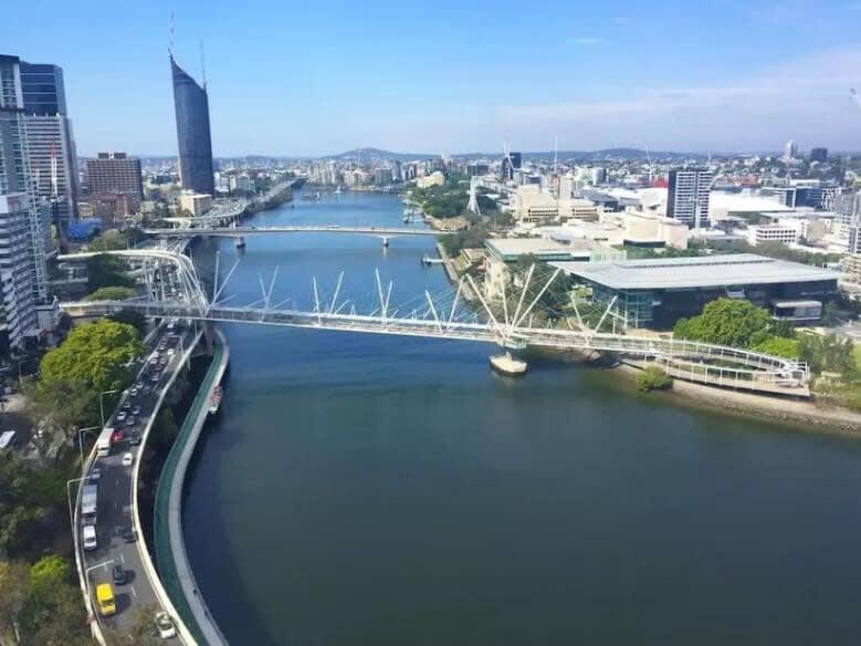 Apartment Heart Of Brisbane's Cbd High-level River Views