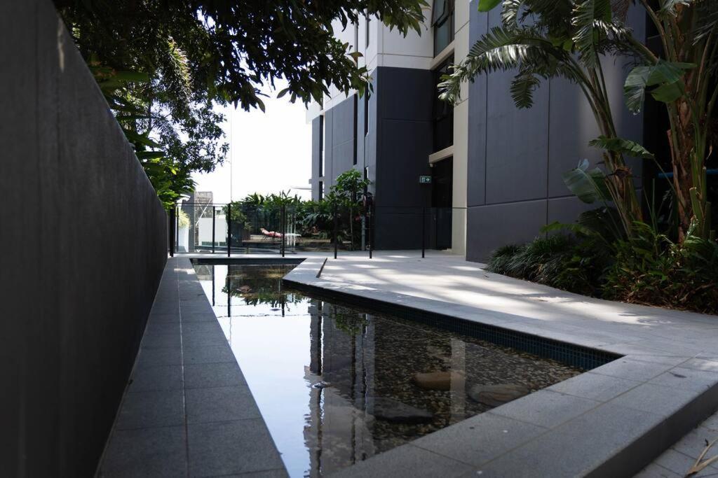 Modern 1-bdr W/ Free Car Park&fantastic Pool Brisbane