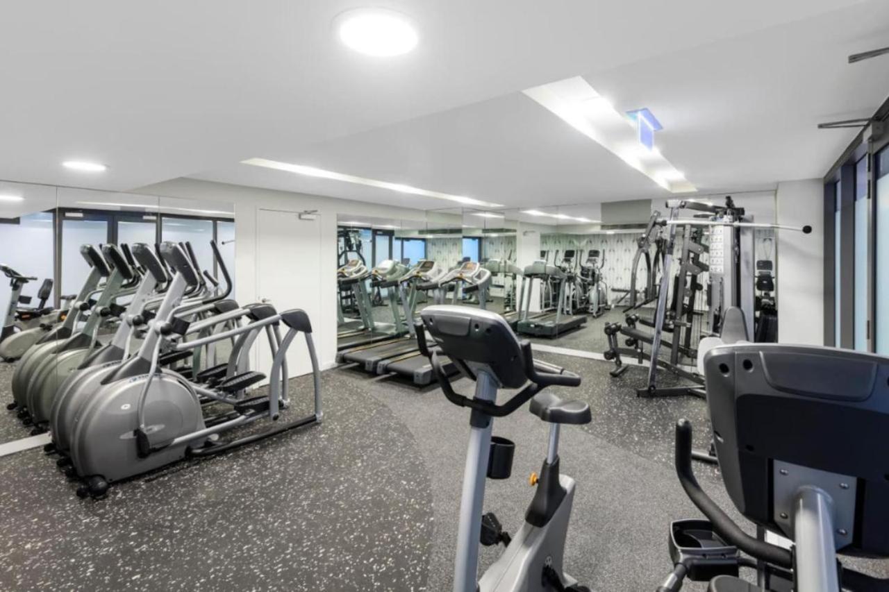 Amazing 2br Delicate Apt, 1min To Train Station