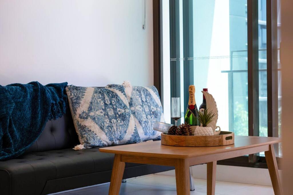 Modern 1-bdr W/ Free Car Park&fantastic Pool * Brisbane